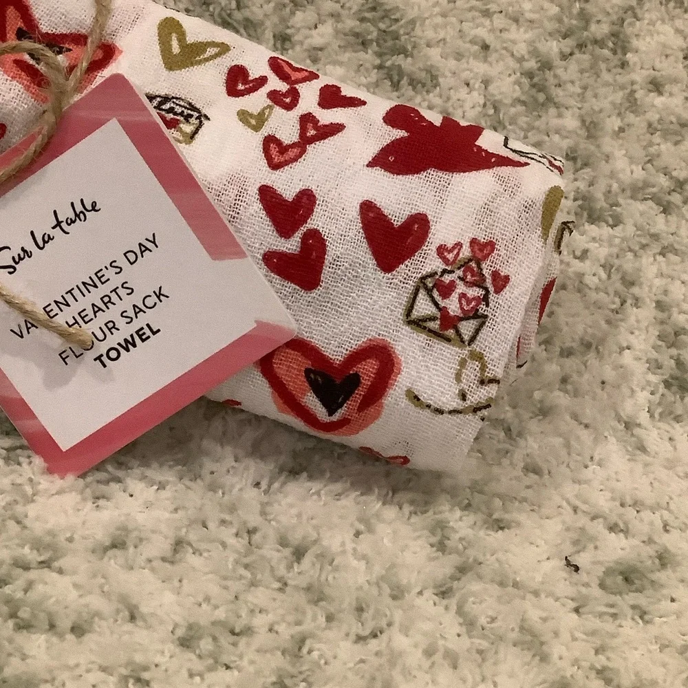 Sur La Table Valentine's Day Heart Print Towel NWT 20x30” Cotton
